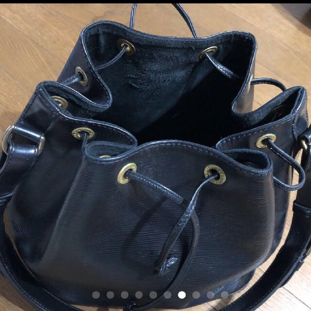 LOUIS VUITTON(ルイヴィトン)のルイヴィトン エピ プチ ノエ  ショルダーバッグ レディースのバッグ(ショルダーバッグ)の商品写真