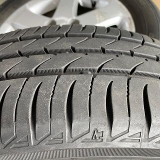 【超バリ溝！】ラクティス 175/60R16 4穴 タイヤ ホイールセット