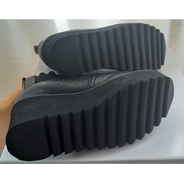 YOSUKE(ヨースケ)のヨースケ YOSUKE 厚底サイドゴアブーツ （ブラック） レディースの靴/シューズ(ブーツ)の商品写真
