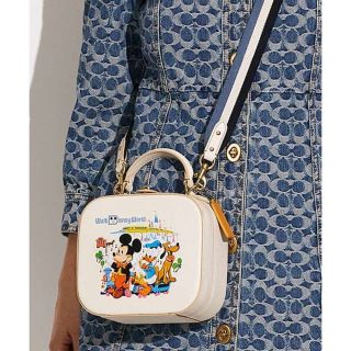 ディズニー(Disney)のDISNEY x COACH　スクエア バッグ ウィズ ミッキーマウス (ショルダーバッグ)