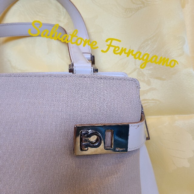 Salvatore Ferragamo(サルヴァトーレフェラガモ)のSalvatore Ferragamo2wayショルダーバック レディースのバッグ(ショルダーバッグ)の商品写真