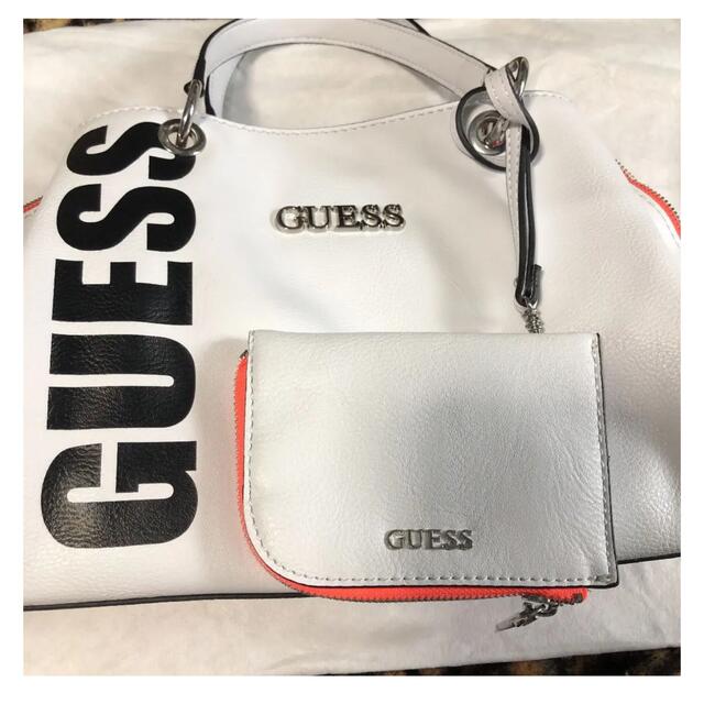 GUESS(ゲス)のguess バッグ レディースのバッグ(ハンドバッグ)の商品写真