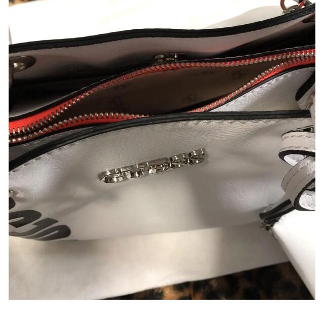 GUESS(ゲス)のguess バッグ レディースのバッグ(ハンドバッグ)の商品写真