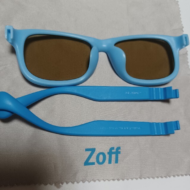 Zoff(ゾフ)のキッズサングラス キッズ/ベビー/マタニティのこども用ファッション小物(サングラス)の商品写真