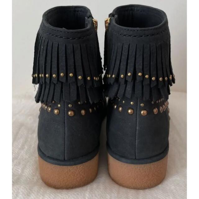 UGG(アグ)の☆美品☆UGG ARIANEアリアンヌ　23㎝　黒　ショートブーツ レディースの靴/シューズ(ブーツ)の商品写真