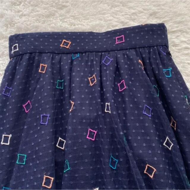 GRACE CONTINENTAL(グレースコンチネンタル)のダイアグラム チュール レース スカート ネイビー 紺 ひざ丈 36サイズ レディースのスカート(ロングスカート)の商品写真