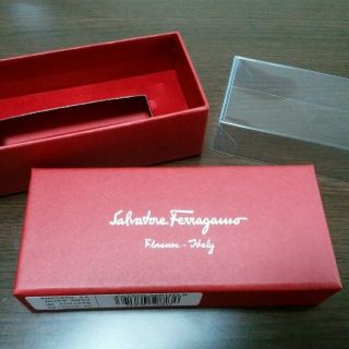 サルヴァトーレフェラガモ(Salvatore Ferragamo)の♡Salvatore Ferragamo♡フェラガモ
バレッタ用の空箱♡(バレッタ/ヘアクリップ)