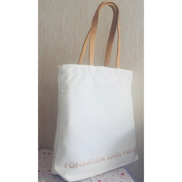 お買い得品 匿名配送ルイヴィトン財団美術館限定トートバッグホワイト