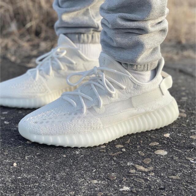 adidas(アディダス)のadidas YEEZY BOOST 350 V2 BONE 28.5cm メンズの靴/シューズ(スニーカー)の商品写真