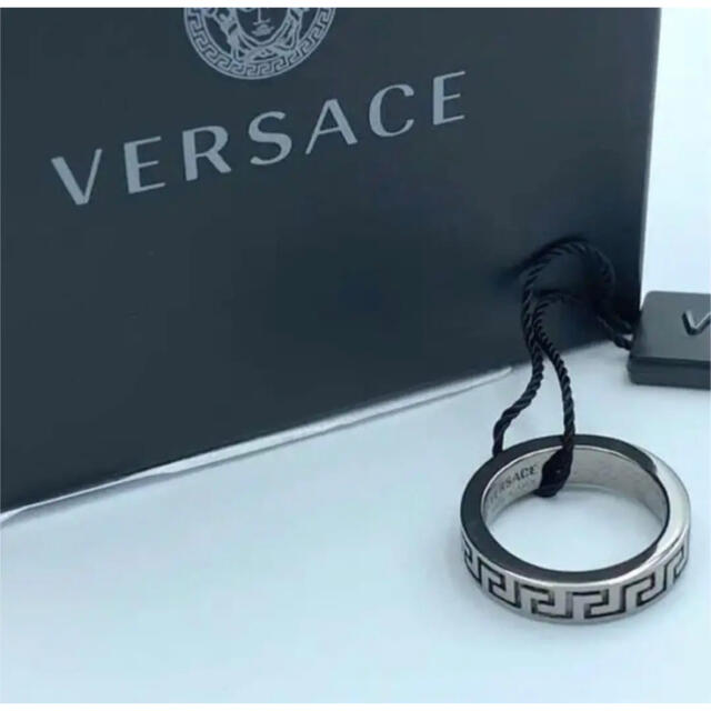 Gianni Versace(ジャンニヴェルサーチ)の◆激レア◆17号◆ヴェルサーチ◆リング◆メンズ◆シルバー◆メタル◆重厚感 メンズのアクセサリー(リング(指輪))の商品写真