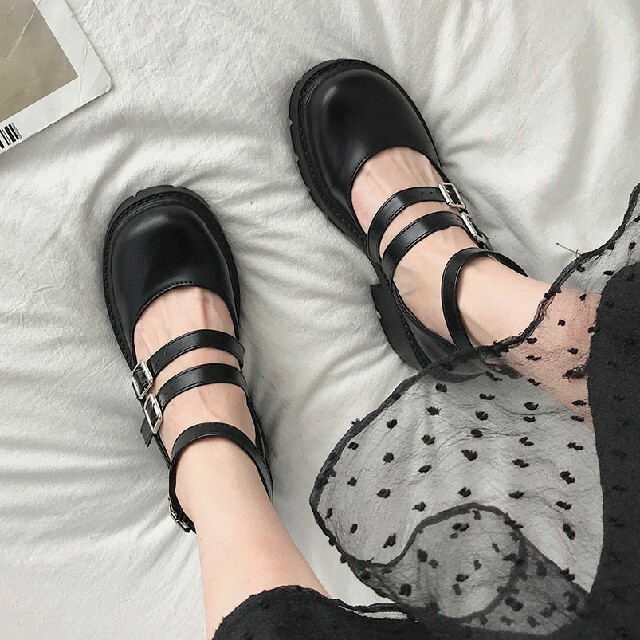 ストラップ付き厚底ローファー ブラックの通販 by Pinky's shop ストラップ付き厚底ローファー ブラックの通販 by Pinky's shop