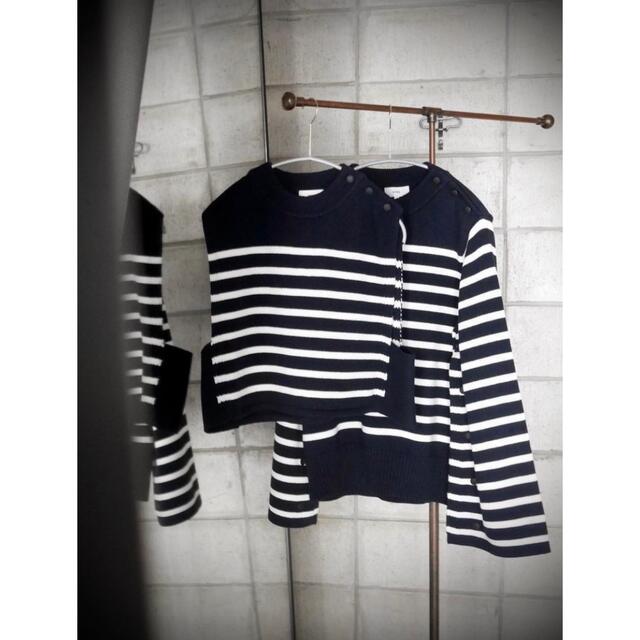 HYKE(ハイク)のHYKE22年新品★完売！STRIPED BELL SLEEVE SWEATER レディースのトップス(ニット/セーター)の商品写真