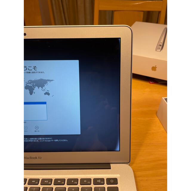 APPLE MacBook Air MD761J/A Core i5 4,096 5