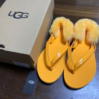 アグ(UGG)のUGG ファー　ビーチサンダル　オレンジ(ビーチサンダル)