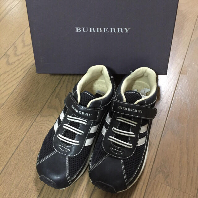 BURBERRY(バーバリー)の 【美品】☆BURBERRY☆ ローカットスニーカー20cm  キッズ/ベビー/マタニティのキッズ靴/シューズ(15cm~)(スニーカー)の商品写真