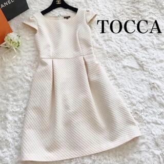 トッカ(TOCCA)のTOCCA ホワイト エンボスチェック ワンピース サイズ2(ひざ丈ワンピース)