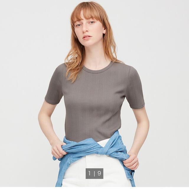 UNIQLO(ユニクロ)の【一度のみ着用】ユニクロ　ランダムリブクルーネックT XL  ベージュ レディースのトップス(Tシャツ(半袖/袖なし))の商品写真