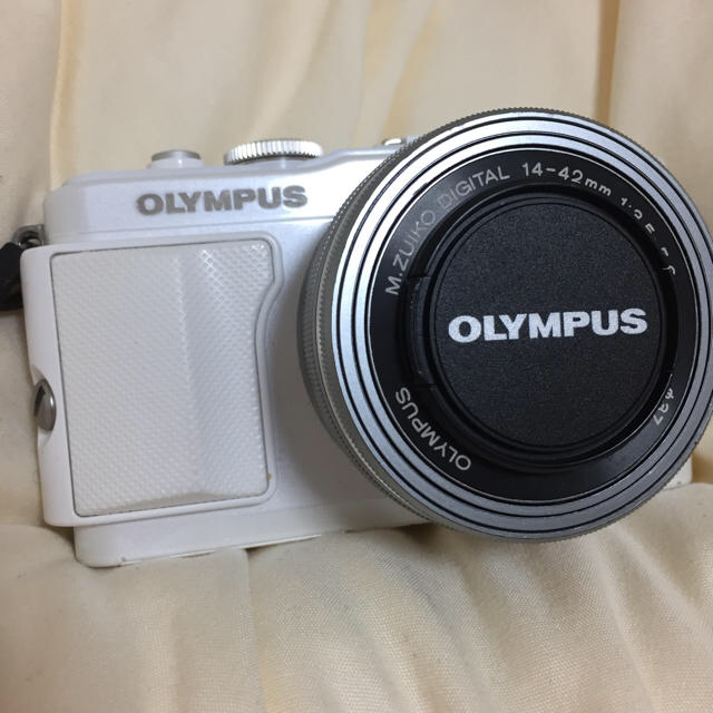 OLYMPUS(オリンパス)のOLYMPUS e-pl6 スマホ/家電/カメラのカメラ(ミラーレス一眼)の商品写真