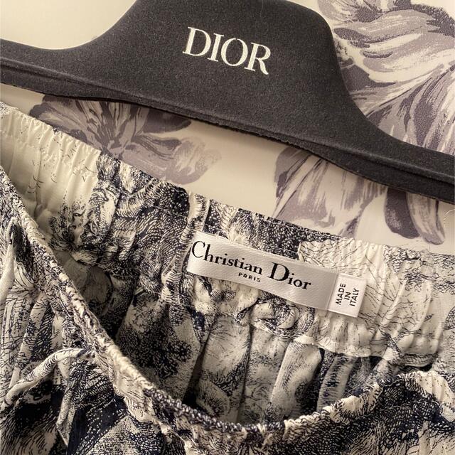Christian Dior(クリスチャンディオール)のトワル　ドゥ　ジュイ　プリーツ　ミディアムスカート レディースのスカート(ロングスカート)の商品写真