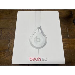 ビーツバイドクタードレ(Beats by Dr Dre)のBeats by Dr Dre BT EP ON WHITE(ヘッドフォン/イヤフォン)