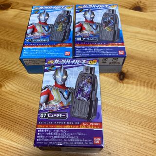 バンダイ(BANDAI)の食玩　ウルトラマントリガー SG ガッツハイパーキー　02  3種(特撮)