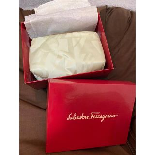 サルヴァトーレフェラガモ(Salvatore Ferragamo)のSalvatore Ferragamo ポーチ(ポーチ)