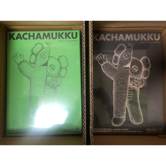 エンタメ/ホビーKAWS KACHAMUKKU Original & Black 2体セット