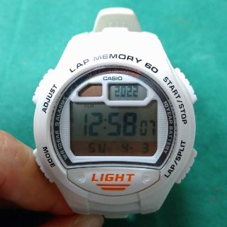 カシオ(CASIO)のCASIO3292　Ｗ−734　アイボリー　スポーツギア　腕時計(腕時計(デジタル))