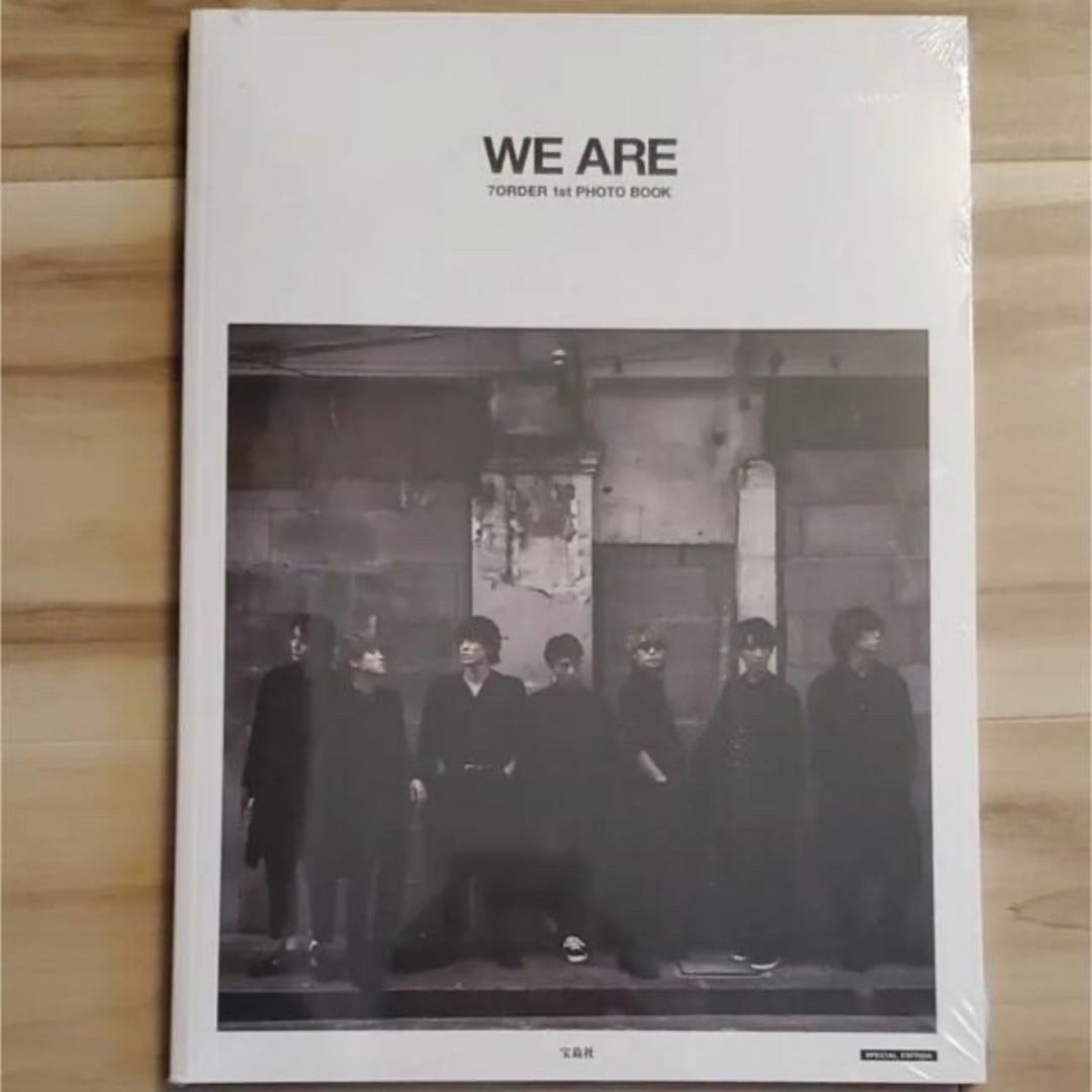 WE ARE 7ORDER 1st PHOTO BOOK 写真集 エンタメ/ホビーのタレントグッズ(アイドルグッズ)の商品写真