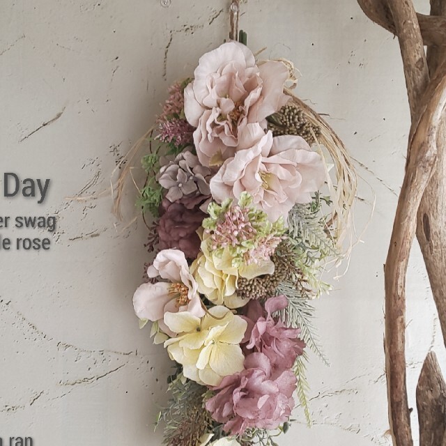 専用＊Mother's Day アジサイ&一重のバラ  フェイクスワッグ ハンドメイドのフラワー/ガーデン(その他)の商品写真