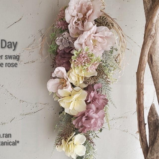 専用＊Mother's Day アジサイ&一重のバラ  フェイクスワッグ ハンドメイドのフラワー/ガーデン(その他)の商品写真