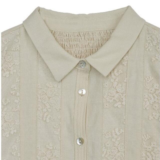 Ameri VINTAGE(アメリヴィンテージ)のAMERI LACE DOCKING GATHER BLOUSE ブラウス レディースのトップス(シャツ/ブラウス(長袖/七分))の商品写真