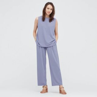 ユニクロ(UNIQLO)のUNIQLO クレープジャージーストレートパンツ（丈標準66.5～68.5cm）(カジュアルパンツ)