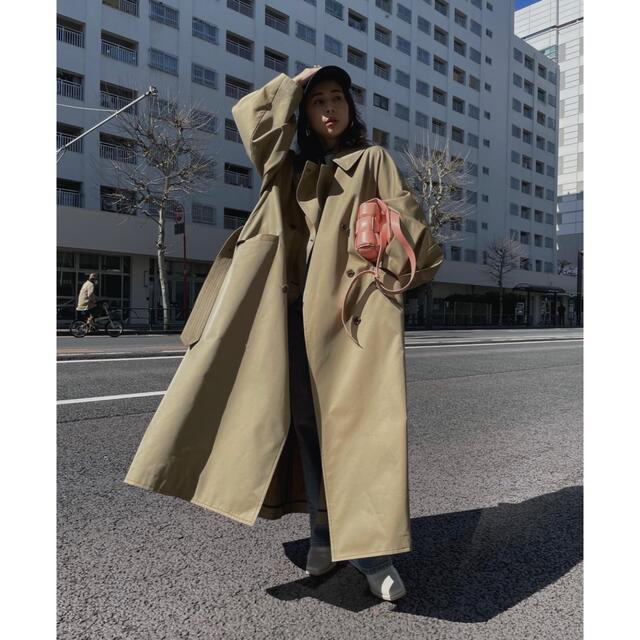 Ameri VINTAGE(アメリヴィンテージ)のTURKEY ORGANIC FLARE TRENCH COAT レディースのジャケット/アウター(トレンチコート)の商品写真