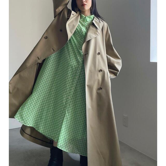 Ameri VINTAGE(アメリヴィンテージ)のTURKEY ORGANIC FLARE TRENCH COAT レディースのジャケット/アウター(トレンチコート)の商品写真