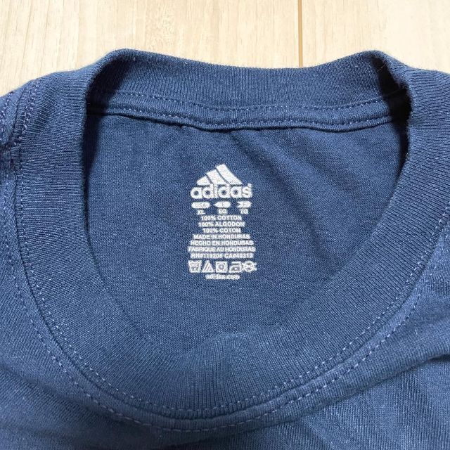 adidas(アディダス)のd45 adidas カレッジフットボール シュガーボウル ミシガン　Tシャツ メンズのトップス(Tシャツ/カットソー(半袖/袖なし))の商品写真