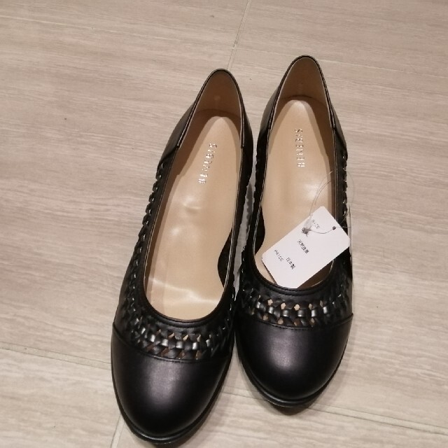 BENEBIS 黒パンプス23.5 レディースの靴/シューズ(ハイヒール/パンプス)の商品写真