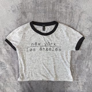 フォーエバートゥエンティーワン(FOREVER 21)のＴシャツ　M(Tシャツ(半袖/袖なし))