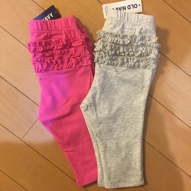 Old Navy(オールドネイビー)のOLD NAVY♡オールドネイビー おしり フリル レギンス 2枚セット♡新品♡ キッズ/ベビー/マタニティのベビー服(~85cm)(パンツ)の商品写真