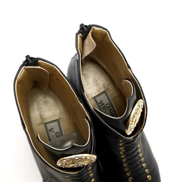 Gianni Versace(ジャンニヴェルサーチ)の美品 ジャンニヴェルサーチ ショートブーツ サンバースト 03-22032605 レディースの靴/シューズ(ブーツ)の商品写真