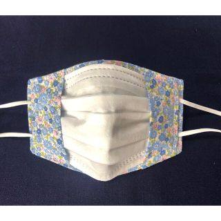 🎀子供用不織布マスクカバー　花柄ブルー(外出用品)