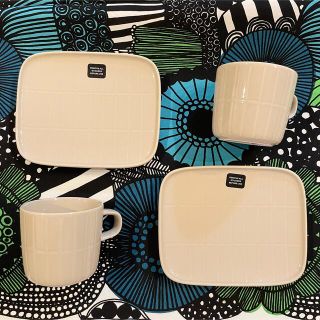 マリメッコ(marimekko)のmarimekko マリメッコ　Tiiliskivi プレート＋マグカップセット(食器)