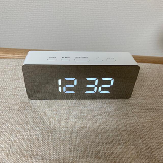 【ダイソー】ミラー　デジタル時計(置時計)