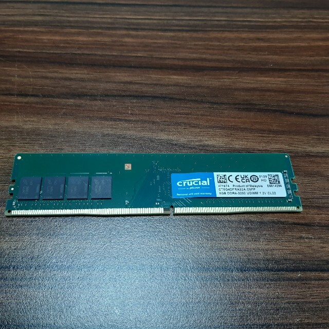 Crucial DDR4 3200 8GB デスクトップ用メモリ スマホ/家電/カメラのPC/タブレット(PCパーツ)の商品写真