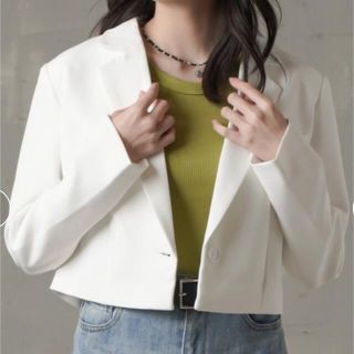 ZARA - 白ジャケット クロップド丈 ショート丈の通販｜ラクマ