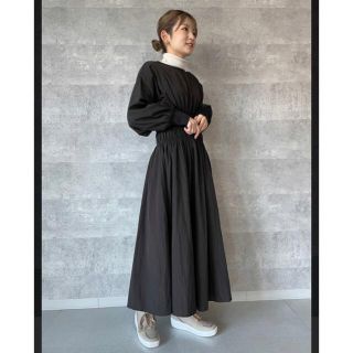 ザラ(ZARA)のzaraワンピース黒　2020AW(ロングワンピース/マキシワンピース)