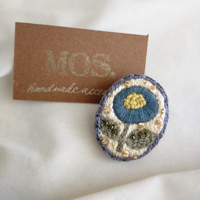 北欧デザイン* 手刺繍ブローチ ビーズ スパンコール 鳥 フラワーデザイン 小物 北欧デザイン* 手刺繍ブローチ ビーズ スパンコール 鳥 フラワーデザイン