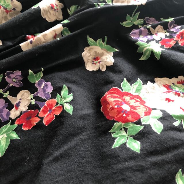 ZARA(ザラ)のZARA 花柄フリルブラウス　M size レディースのトップス(シャツ/ブラウス(長袖/七分))の商品写真