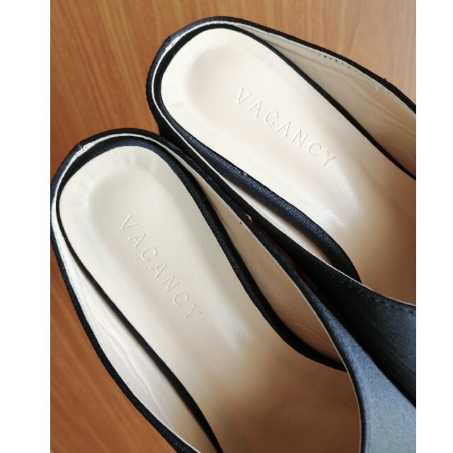VACANCY スクエアトゥサテンミュールシューズ　サンダル レディースの靴/シューズ(サンダル)の商品写真
