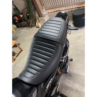 カワサキ(カワサキ)のz900rs用純正シート(パーツ)